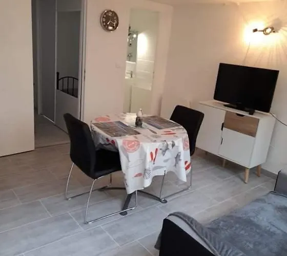 F2 Rdc Promo Cour Sur Apartment