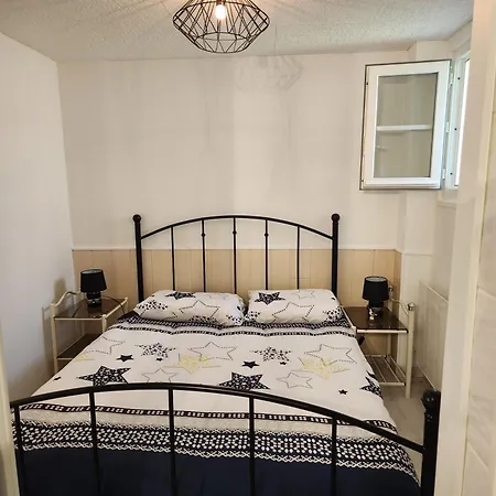 Appartement F2 Rdc Promo Cour Sur *